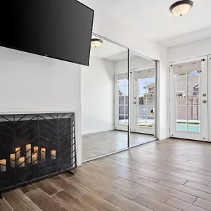 Holiday home Fab Phx Getaway W/ Pool & Fire Pit, Phoenix